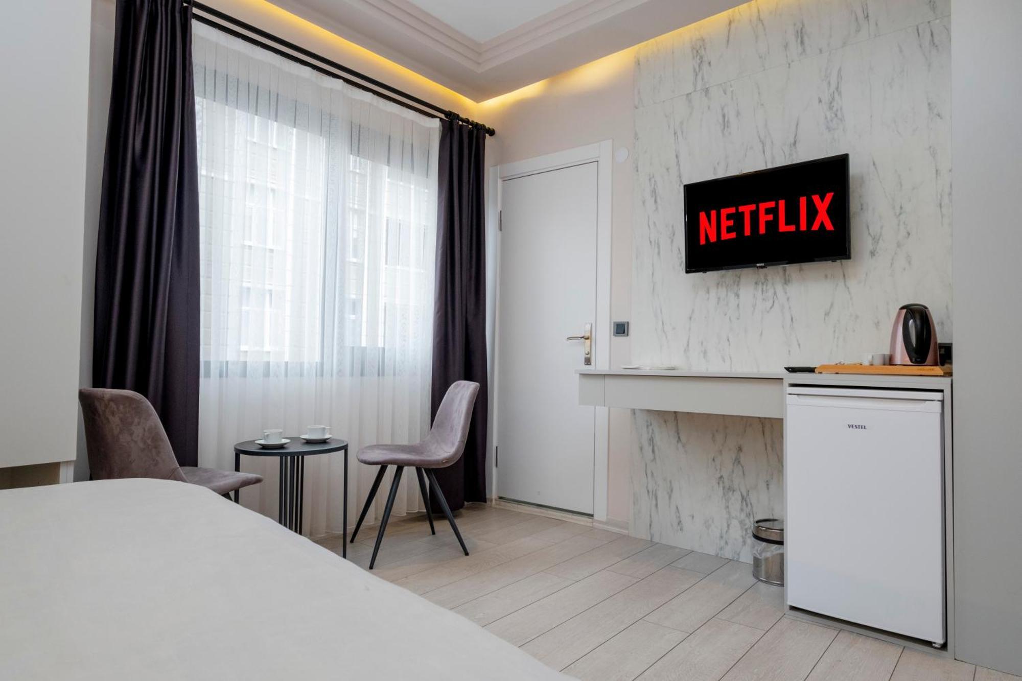 Lavender Airport Hotel Arnavutkoy Bagian luar foto