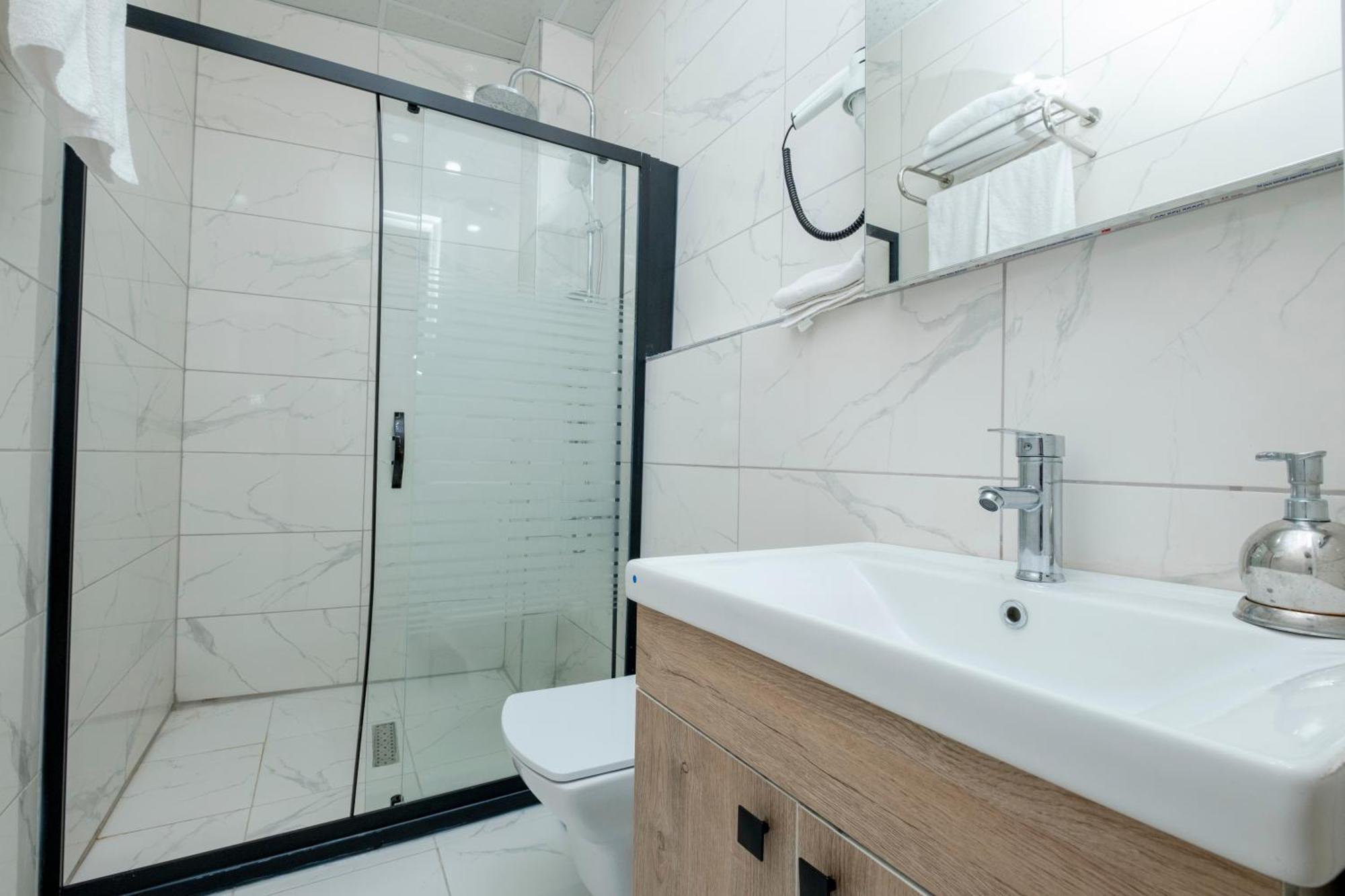 Lavender Airport Hotel Arnavutkoy Bagian luar foto