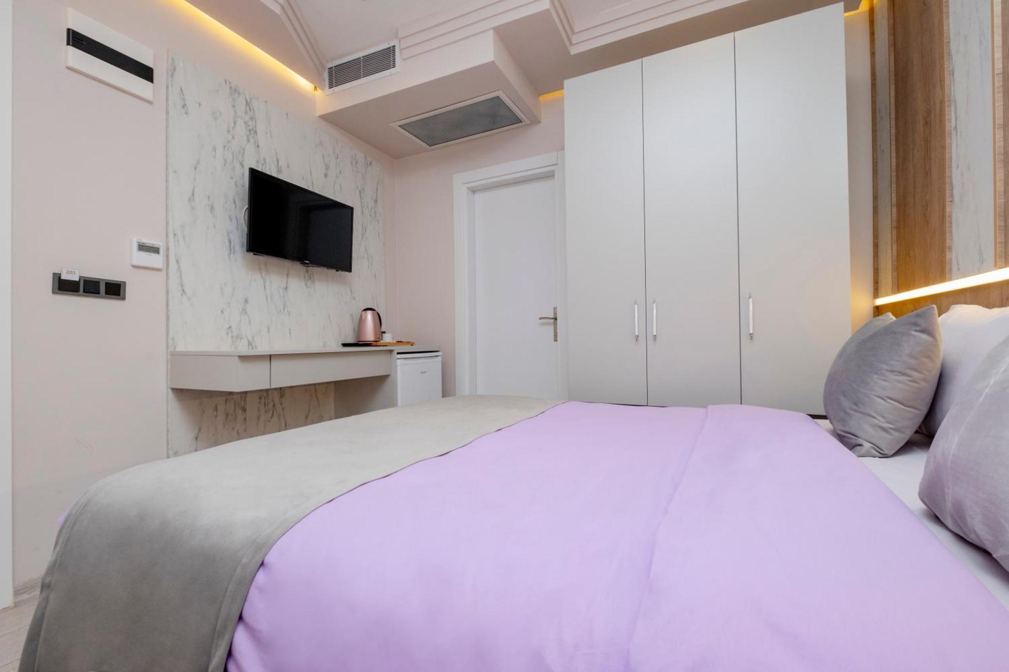 Lavender Airport Hotel Arnavutkoy Bagian luar foto